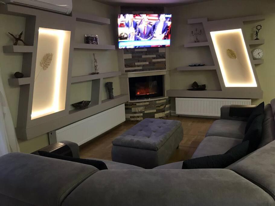 Finer Things Flisvos Beach Condo In Palaio Faliro Athen Eksteriør billede