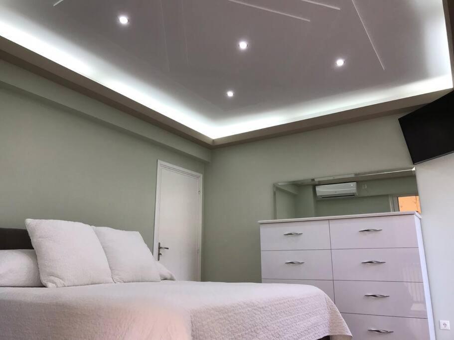 Finer Things Flisvos Beach Condo In Palaio Faliro Athen Eksteriør billede