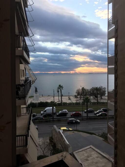 Finer Things Flisvos Beach Condo In Palaio Faliro Athen Eksteriør billede