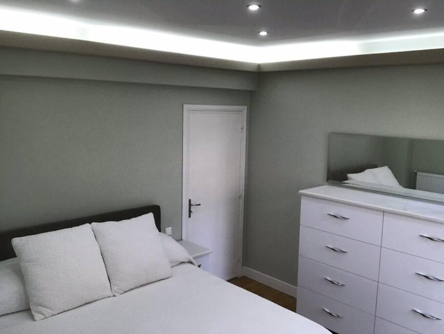 Finer Things Flisvos Beach Condo In Palaio Faliro Athen Eksteriør billede