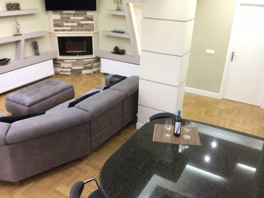 Finer Things Flisvos Beach Condo In Palaio Faliro Athen Eksteriør billede